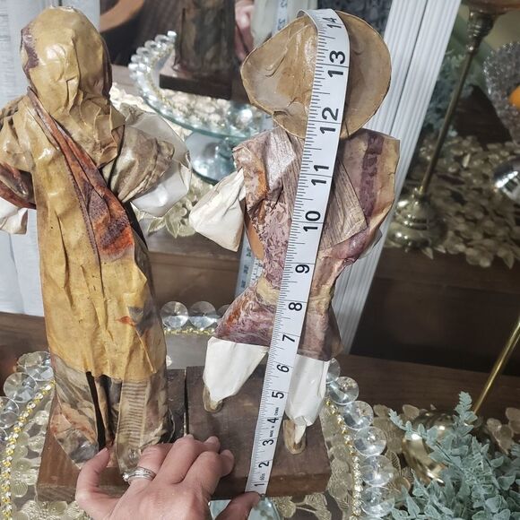 Vintage Paper Mache Couple Figurines from Aruba - Picture 8 of 9